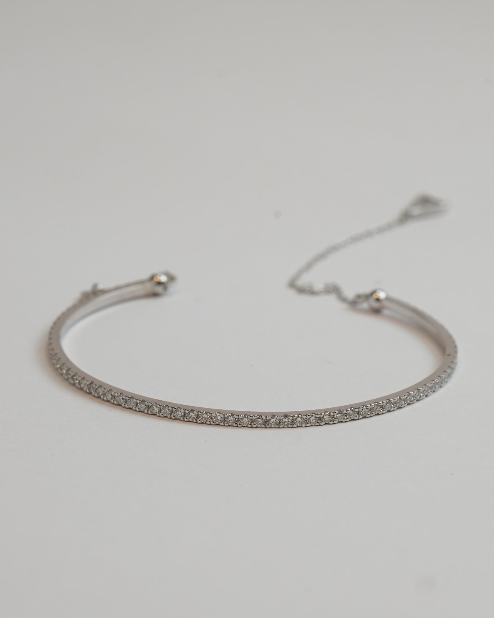 Semi-flexible bangle bracelet 1.5 ct natural diamonds