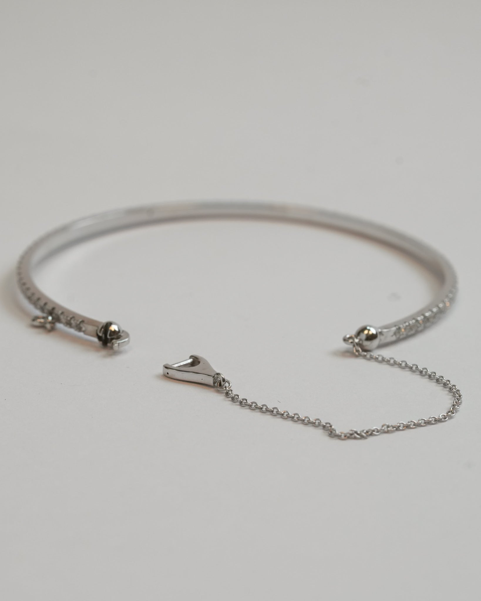 Semi-flexible bangle bracelet 1.5 ct natural diamonds