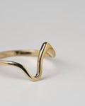 Flow ring in 14K gold