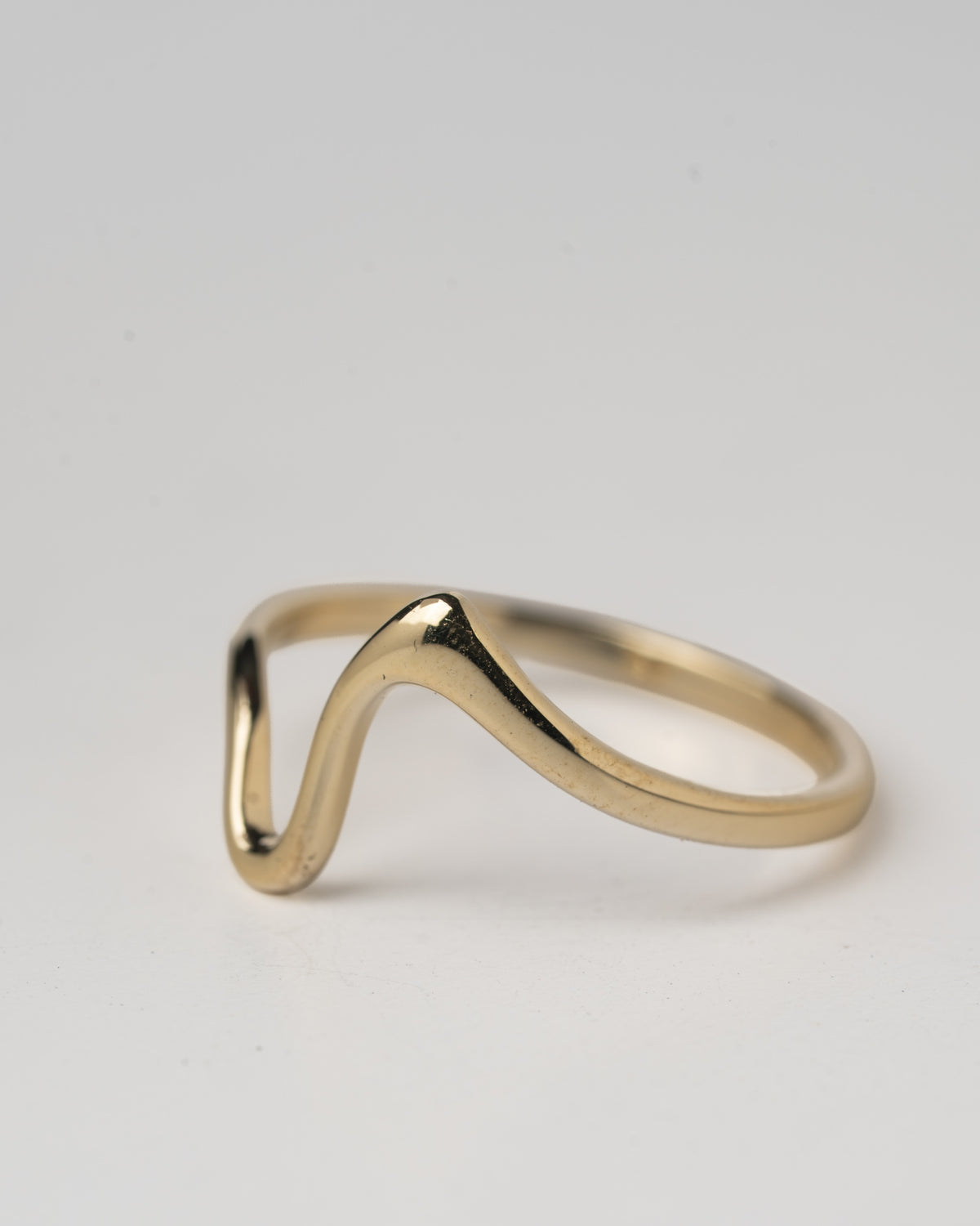 Flow ring in 14K gold