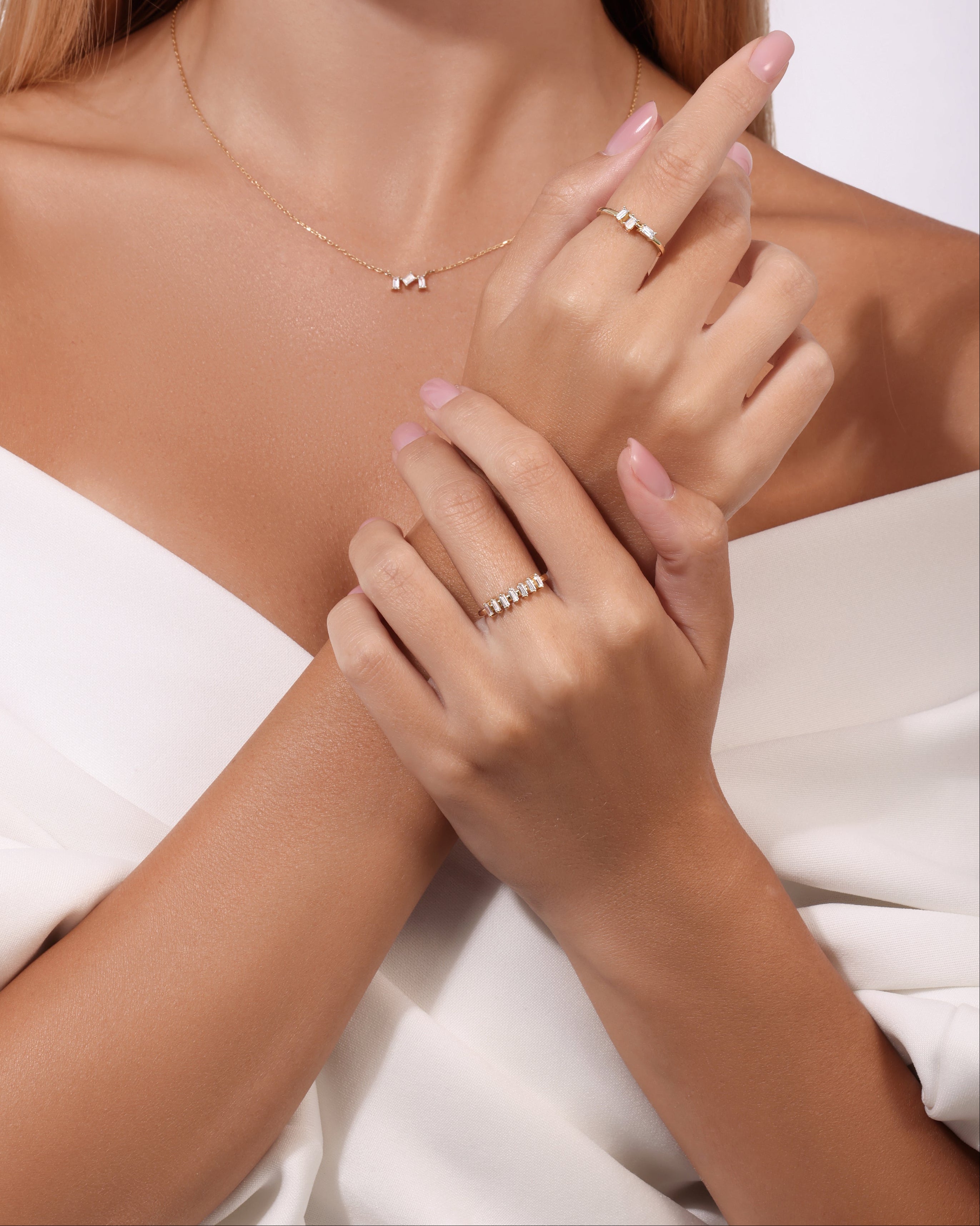 Vera – Gold Ring Natural Diamonds