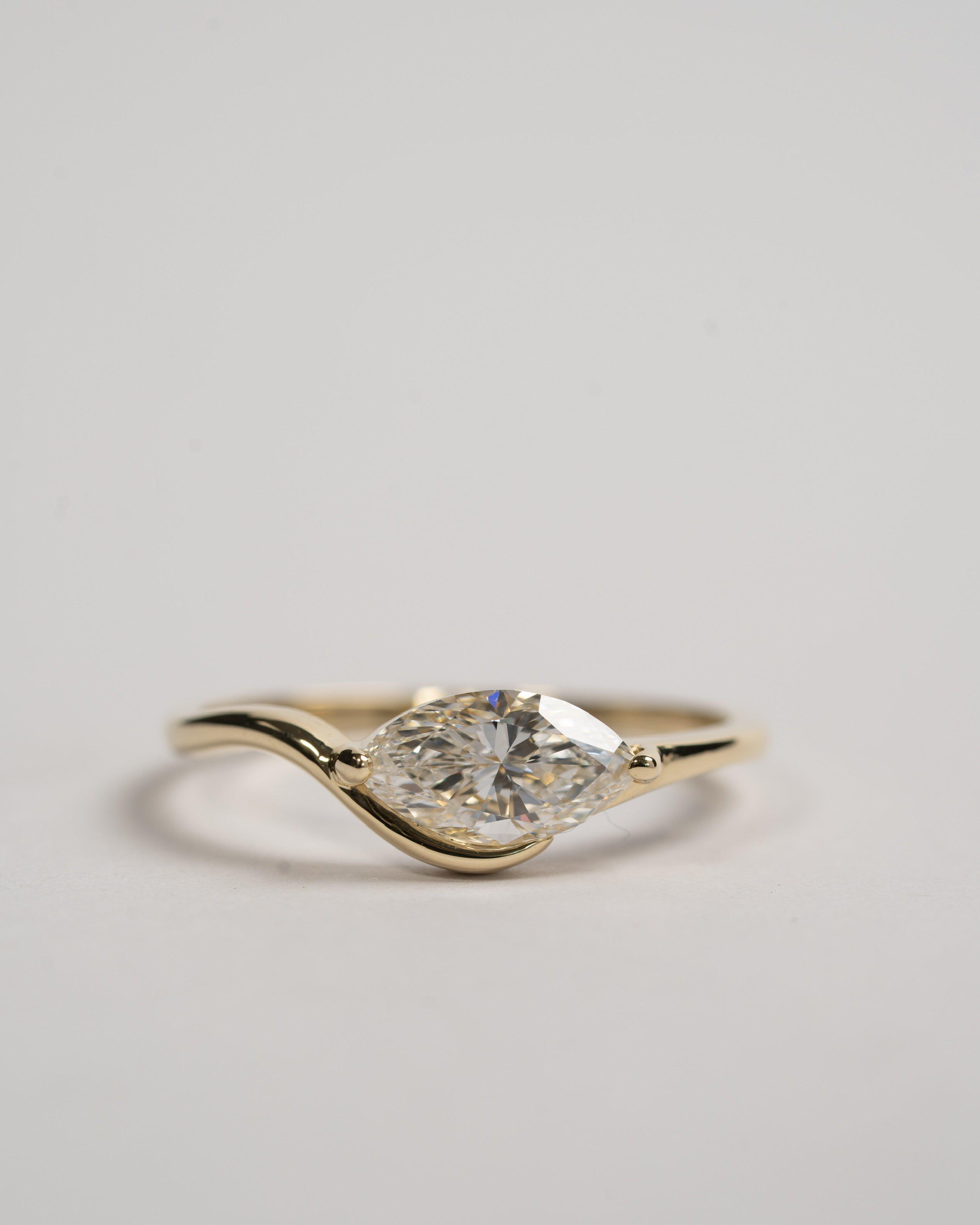 Special 1 ct lab diamond in 14k gold