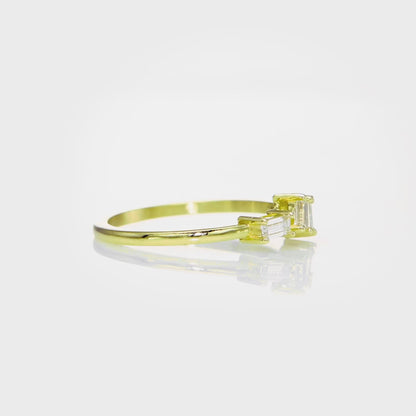 Tia – Gold Ring with Baguette Natural Diamonds