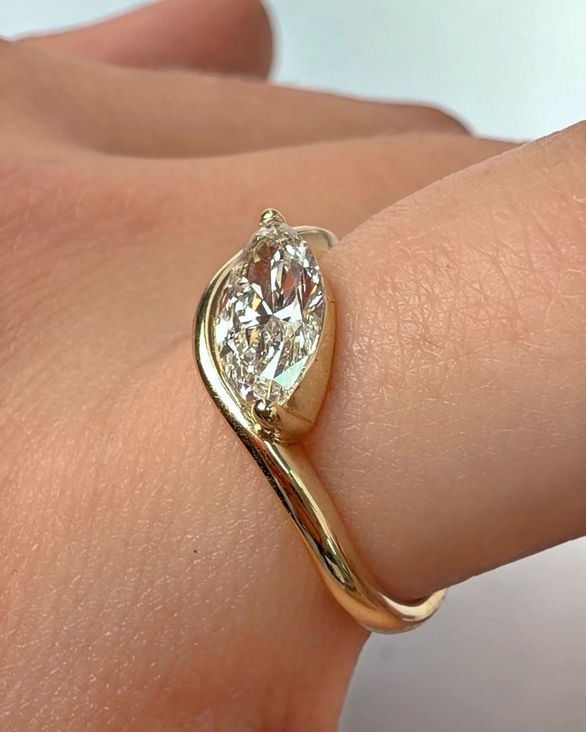 Motion Signature 1 ct ring in 14K gold with a lab grown marquise diamond, video