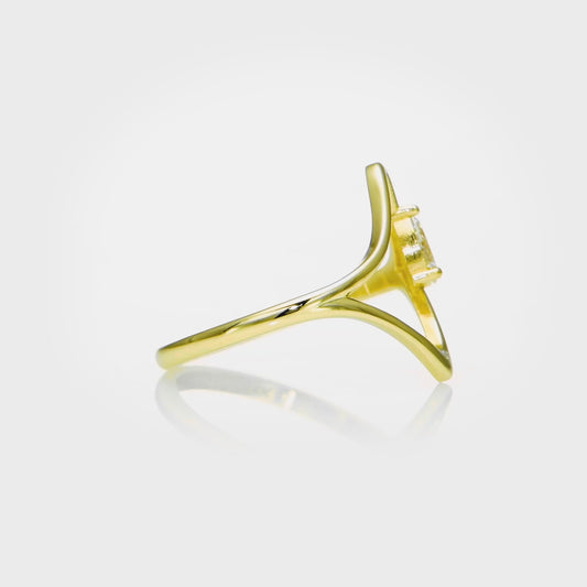 gaia - 14k Gold Ring with Pear-Cut Natural Diamond